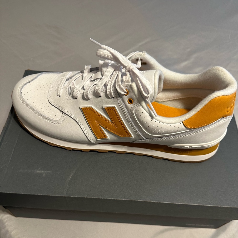 New men’s New Balance U574